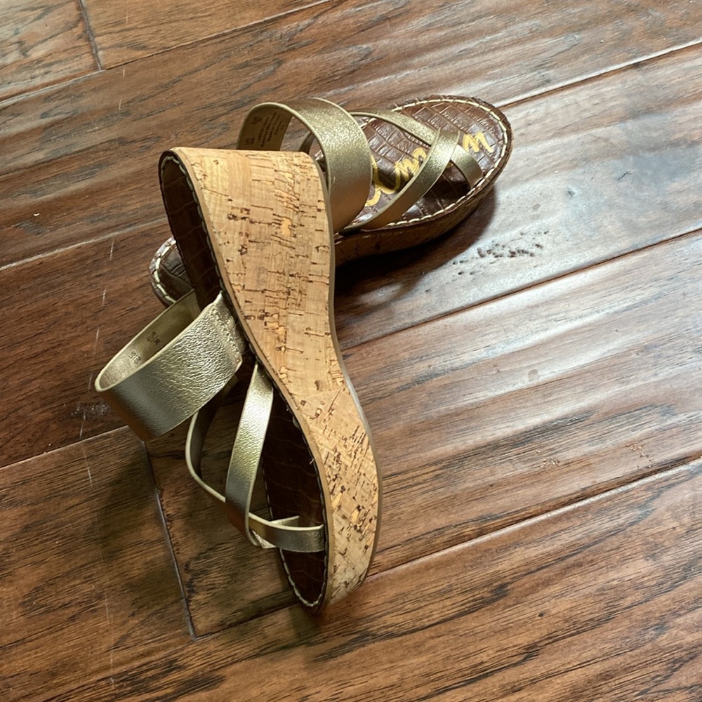 Shoes - Picture 2 of 5